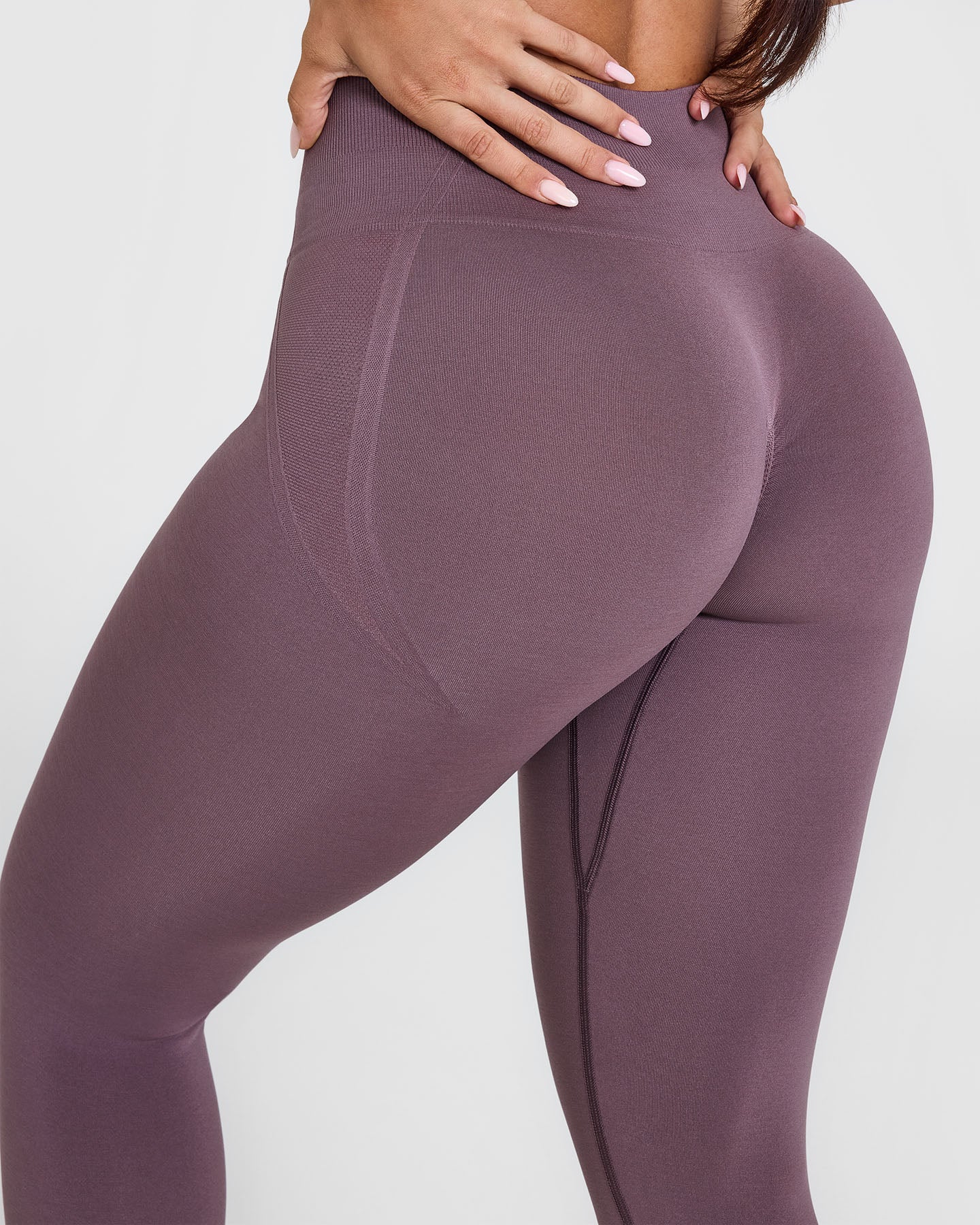 Effortless Seamless Leggings with White Logo | Vintage Purple