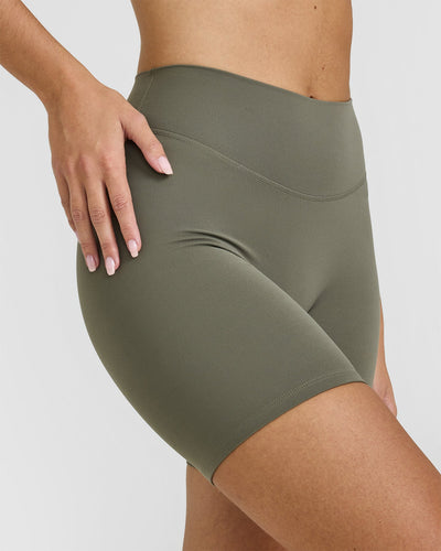 SoftMotion™ Cycling Shorts 8" | Alpine Green