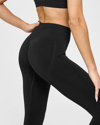 Effortless Seamless Leggings with White Logo | Black