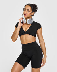 Unified Twist Front Short Sleeve Crop Top | Black