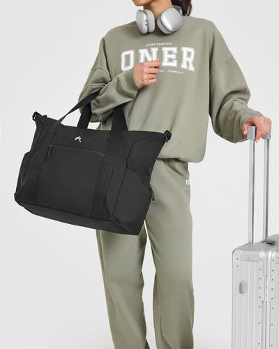 Essential Holdall | Black