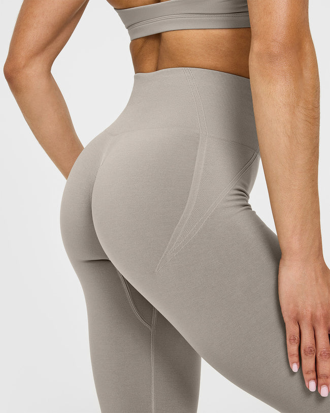 Effortless Seamless Leggings with White Logo | Warm Sand