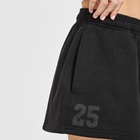 Foundations Oversized Oner 25 Shorts | Black