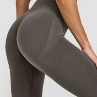 Effortless Seamless Leggings with White Logo | Deep Taupe