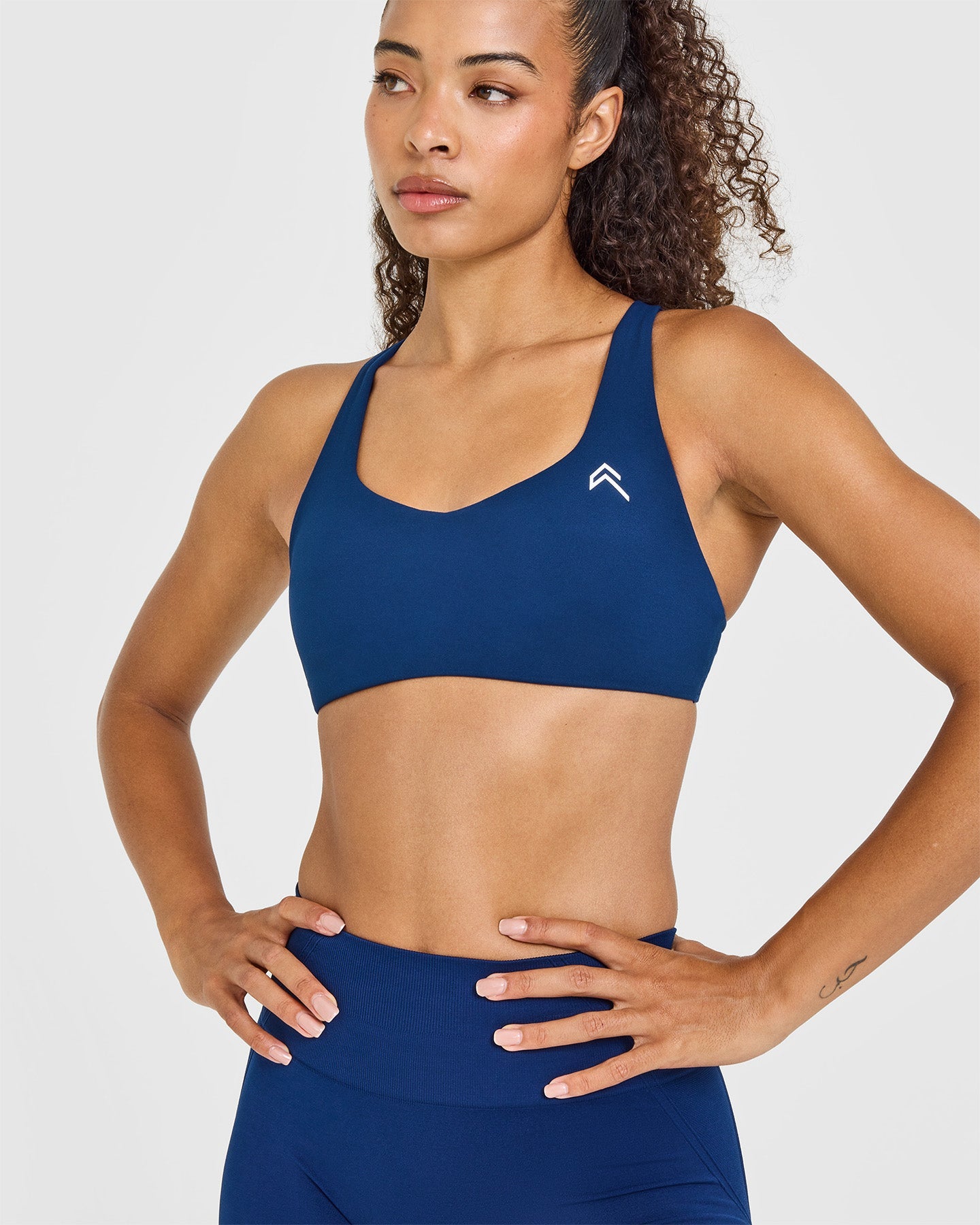 EasyLift™ Cross Back Sports Bra with White Logo | Midnight