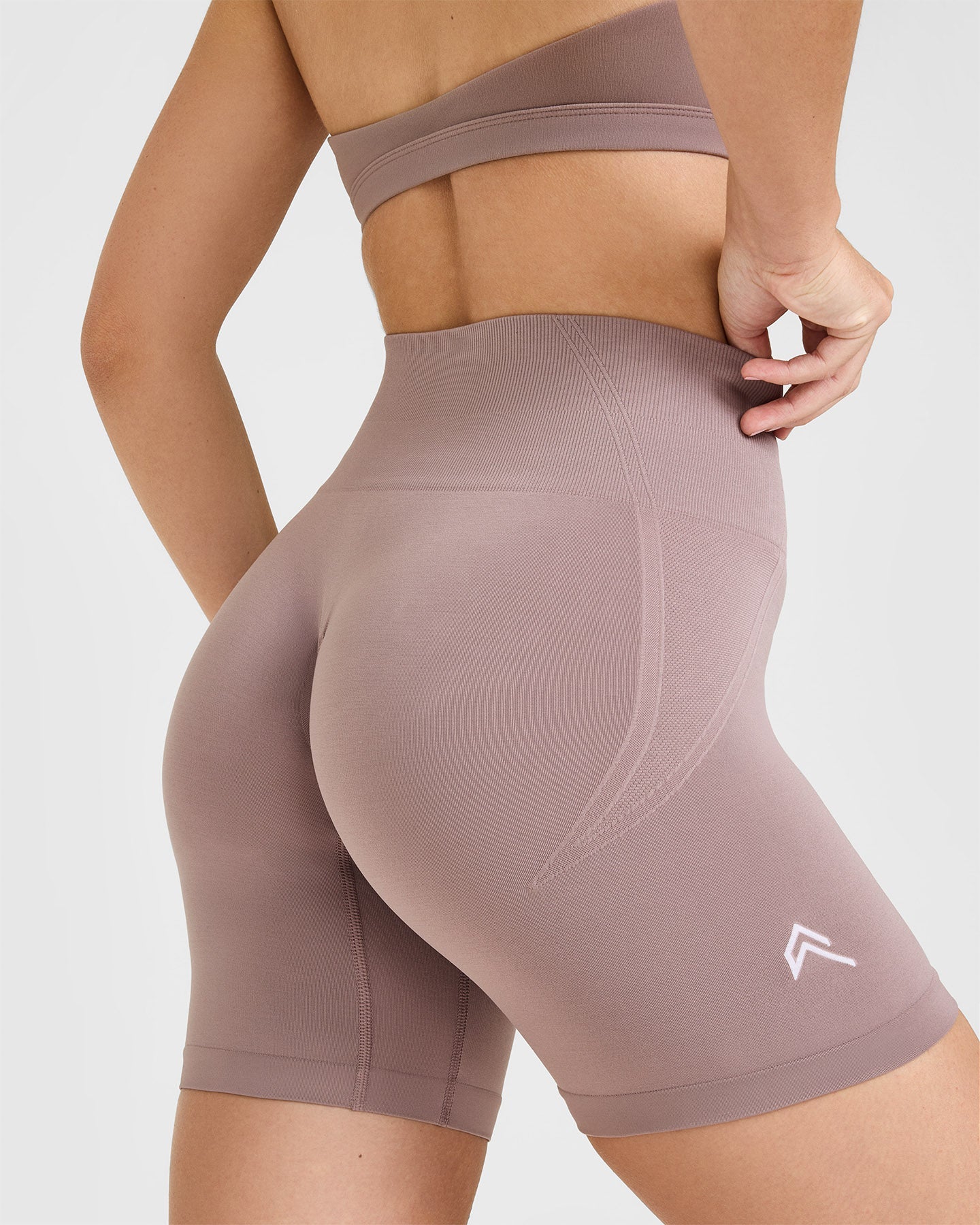 Effortless Seamless Shorts with White Logo | Dusty Purple
