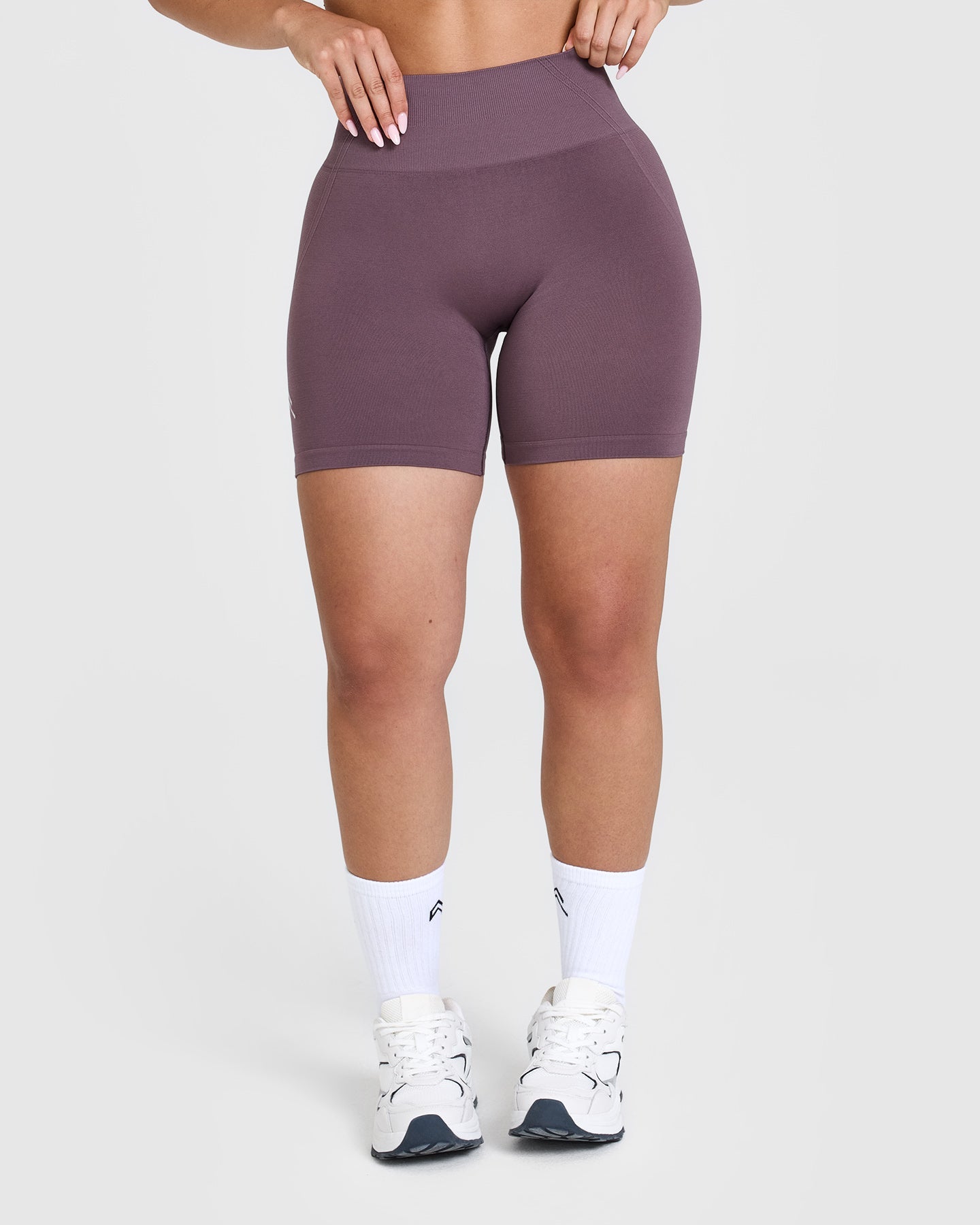 EffortlessLift™ Seamless Shorts with White Logo | Vintage Purple