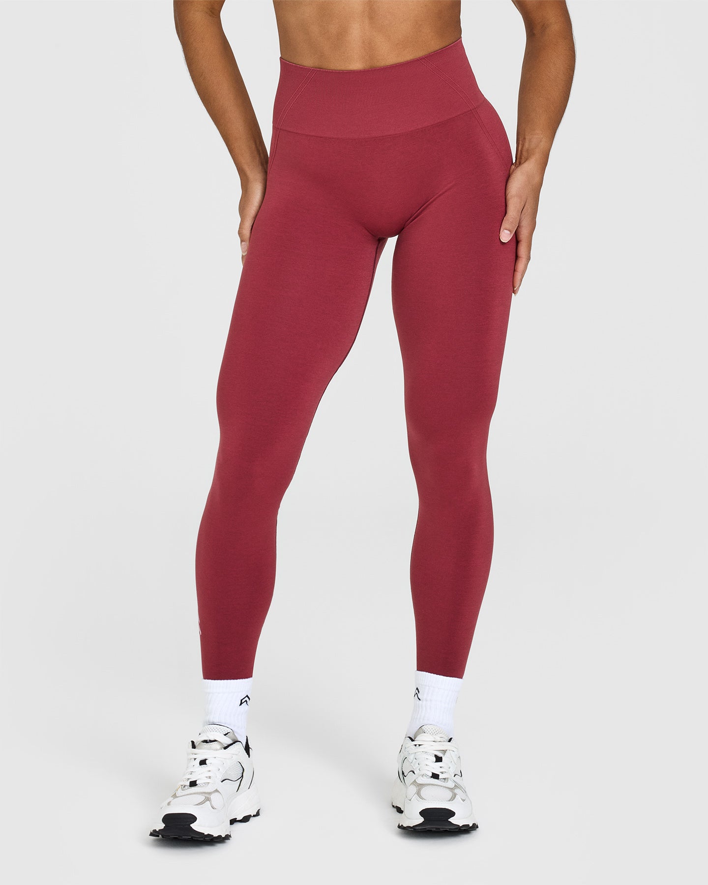 EffortlessLift™ Seamless Leggings with White Logo | Burnt Cherry