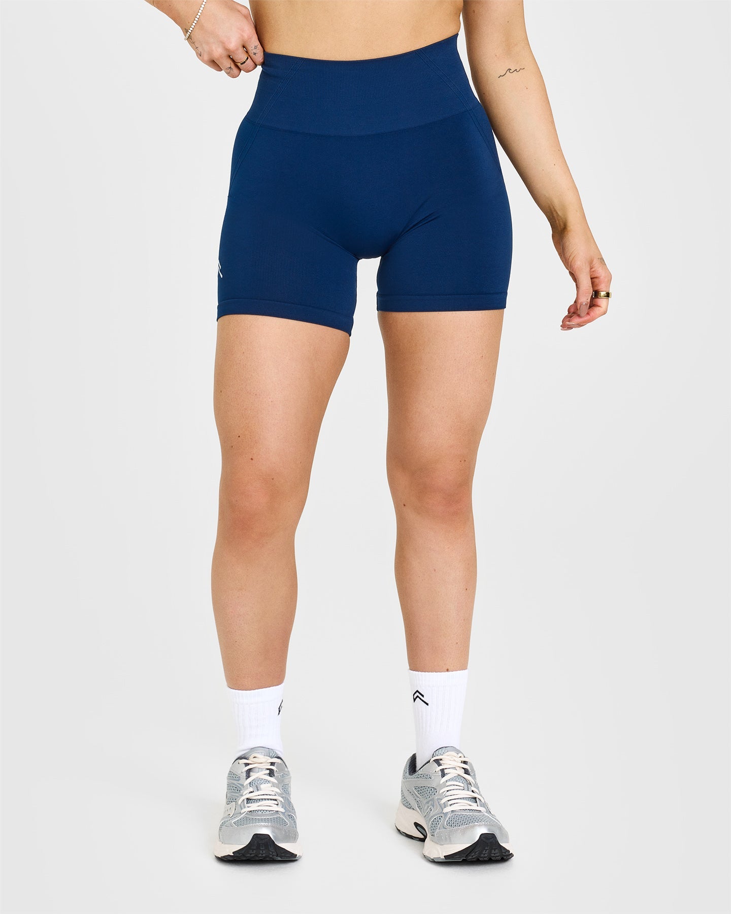 EffortlessLift™ Seamless Shorts with White Logo | Midnight