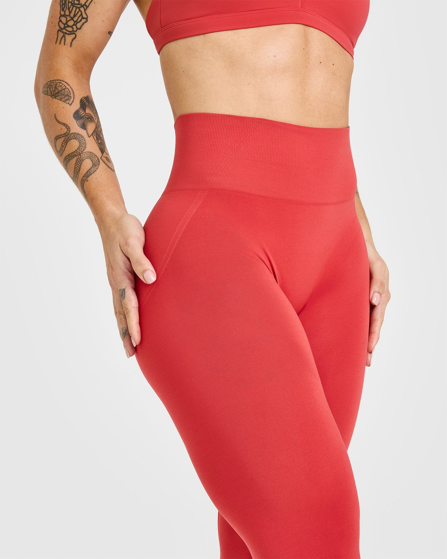 EffortlessLift™ Seamless Leggings with White Logo | Sweet Red