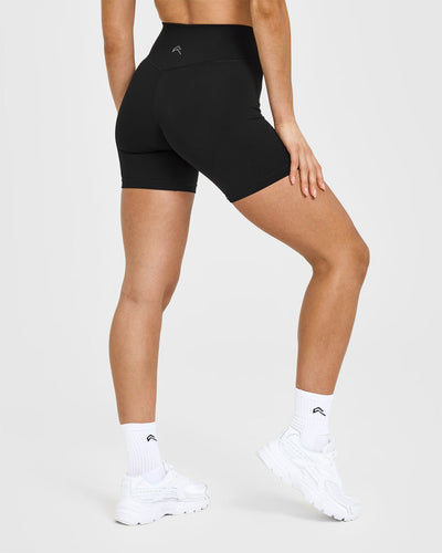 Timeless High Waisted Shorts 6" | Black
