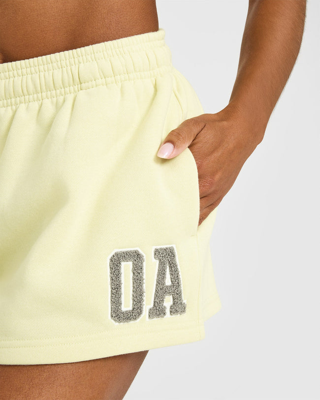 Foundations Oversized Oner 25 Shorts | Pastel Yellow