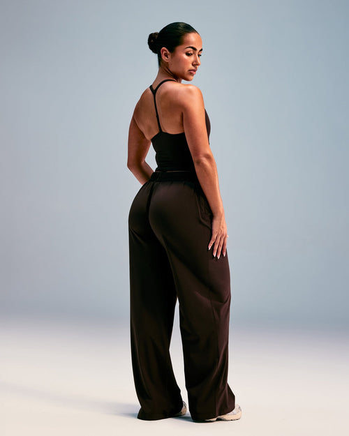 AirMove™ Straight Leg Pants | 70% Cocoa