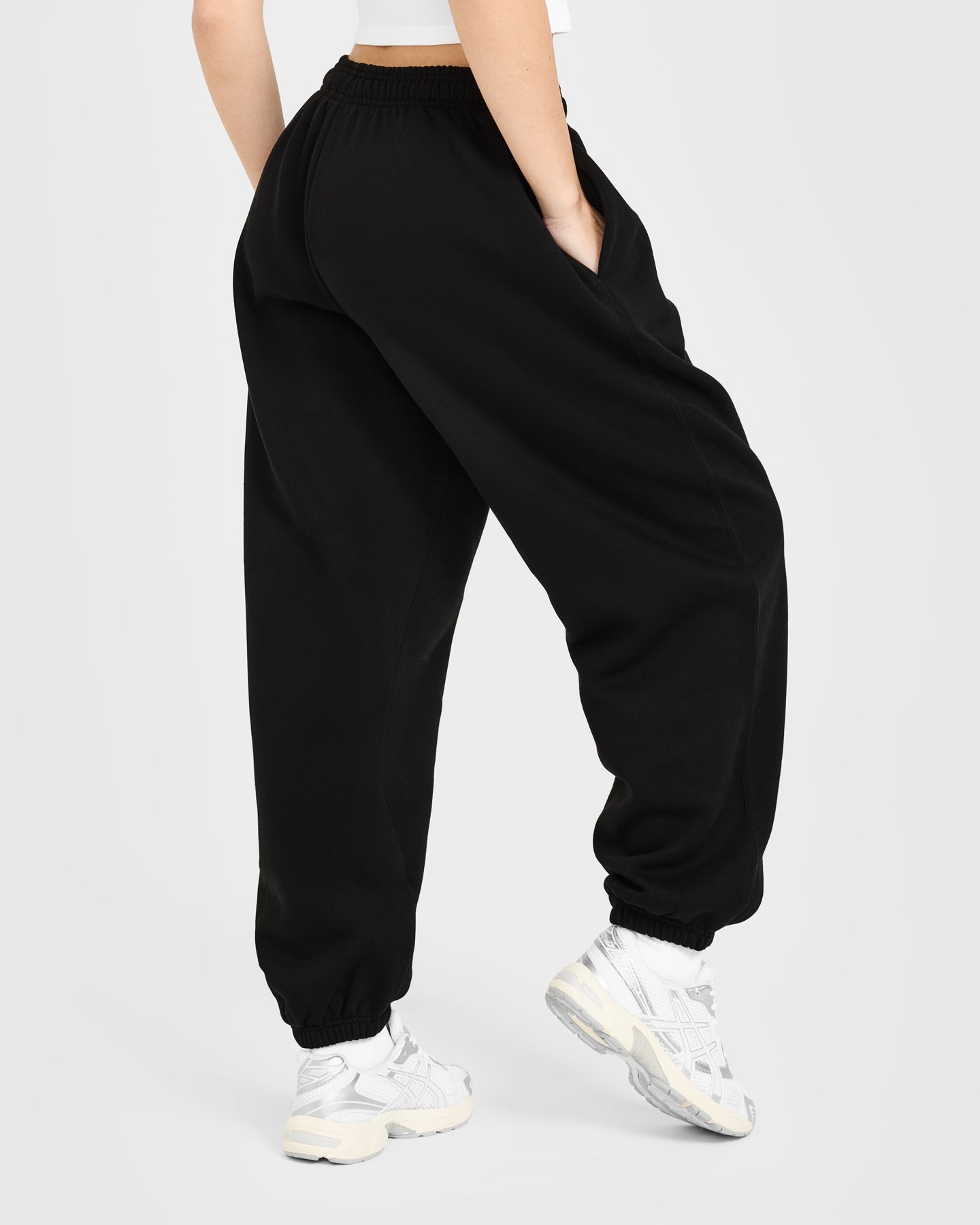 Foundations Oversized Oner Girlfriend Joggers | Black