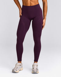 EnhanceLift™ Seamless Leggings with Gray Logo | Blackberry Purple