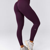 EnhanceLift™ Seamless Leggings with Gray Logo | Blackberry Purple