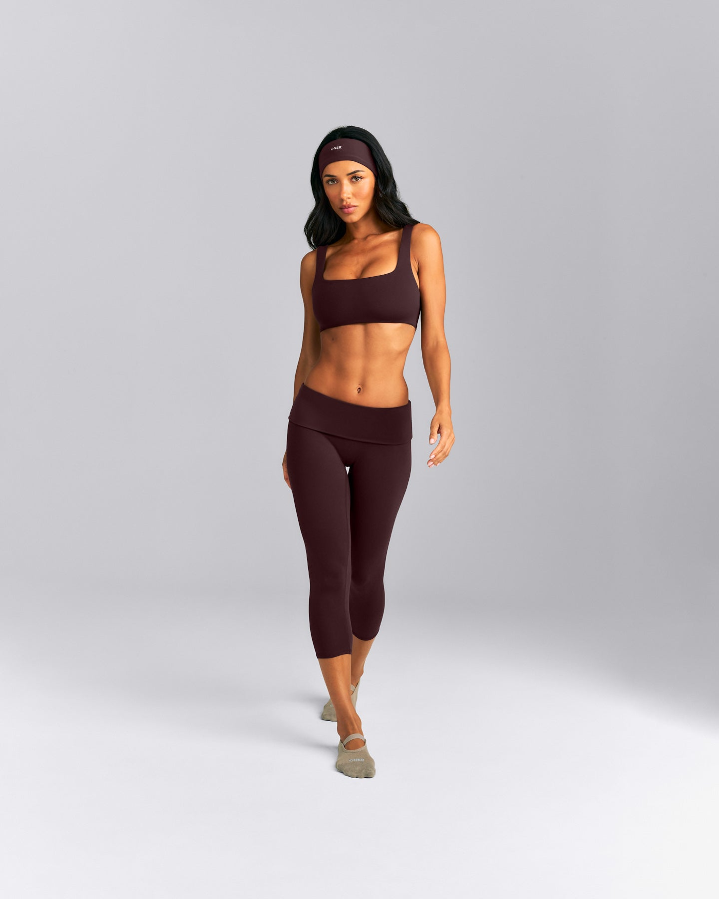 SoftMotion™ Headband with Gray Logo | Plum Brown