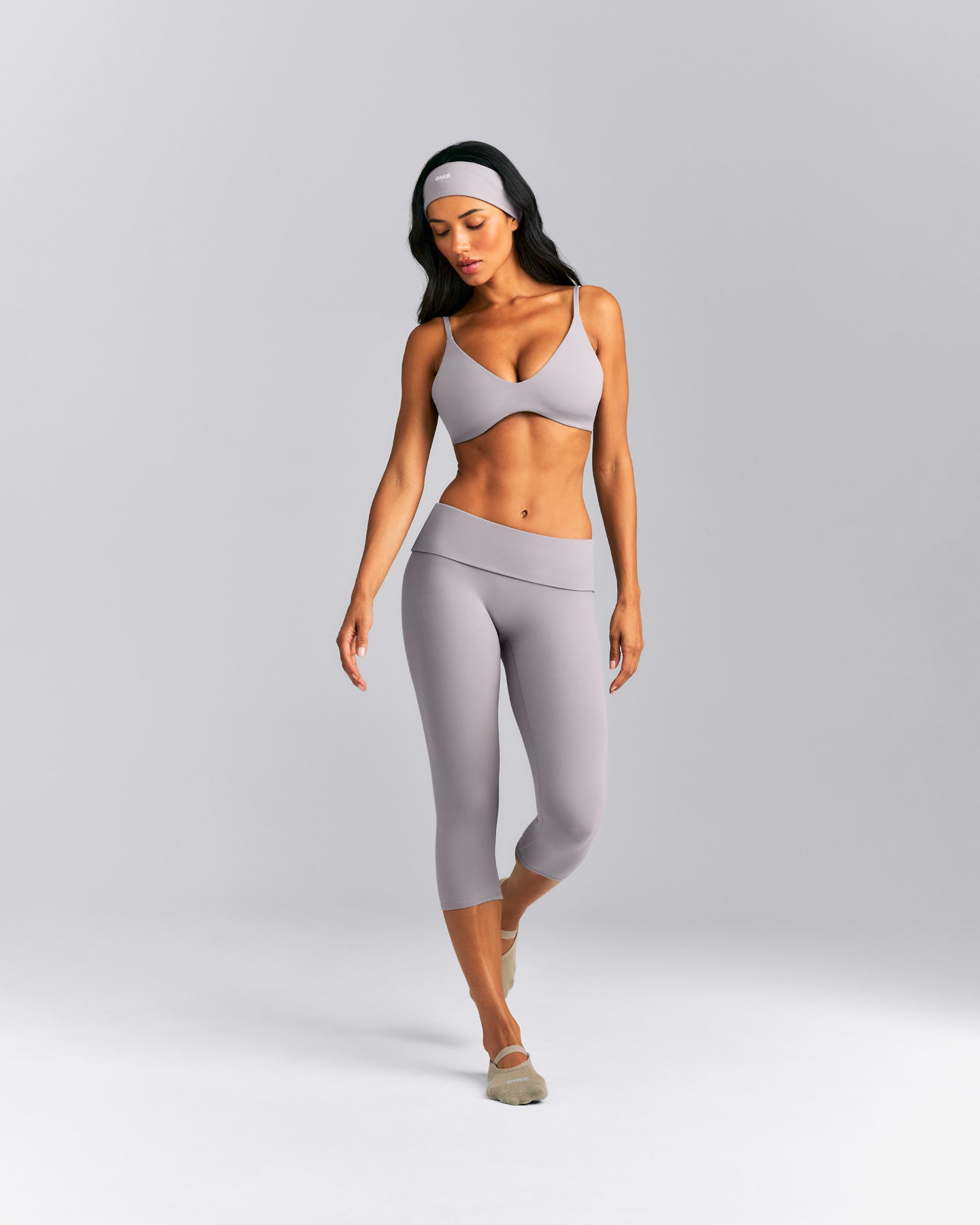 SoftMotion™ Headband with White Logo | Zinc Gray