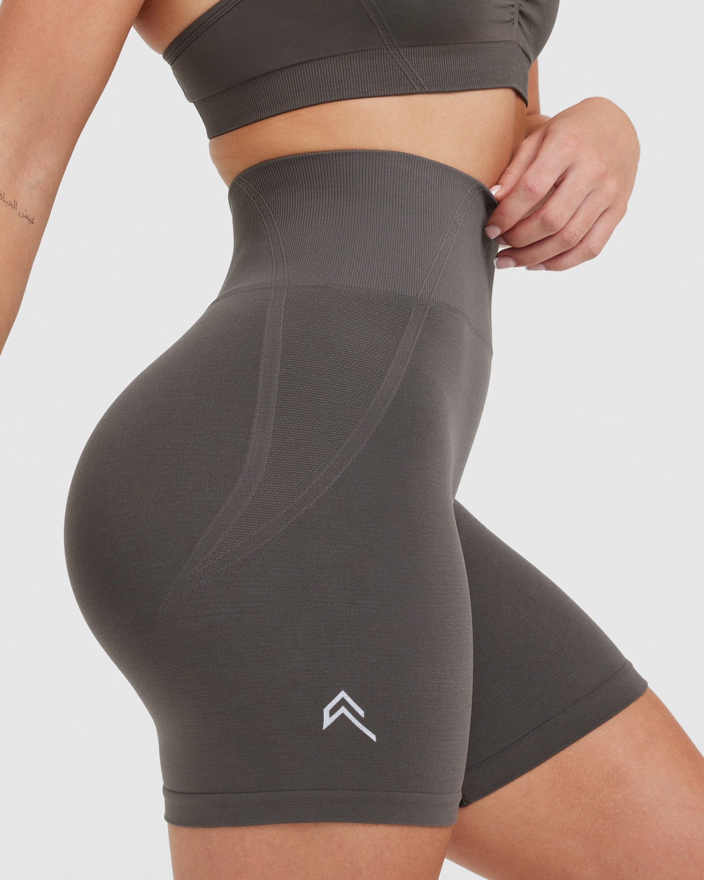 SECOND SKIN SHORTS WOMEN - DEEP TAUPE | Oner Active US