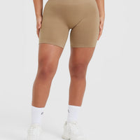 EffortlessLift™ Seamless Shorts with White Logo | Dune Brown