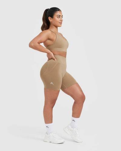 EffortlessLift™ Seamless Shorts with White Logo | Dune Brown