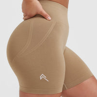 EffortlessLift™ Seamless Shorts with White Logo | Dune Brown