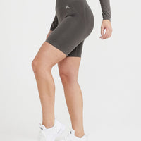 EffortlessLift™ Seamless Cycling Shorts with White Logo | Deep Taupe