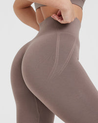 EffortlessLift™ Seamless Leggings with White Logo | Washed Cool Brown