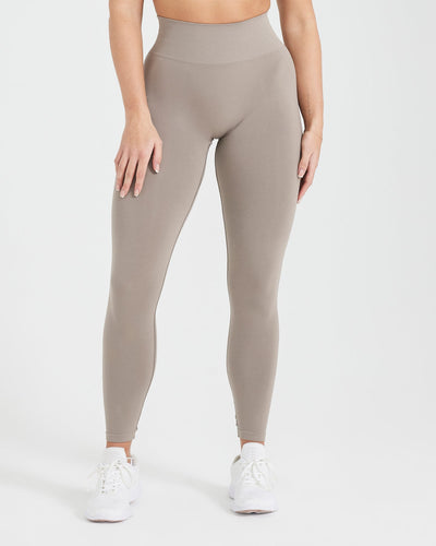 EffortlessLift™ Seamless Leggings with White Logo | Minky
