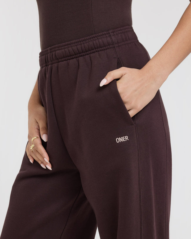 Foundations Straight Leg Sweatpants | Plum Brown