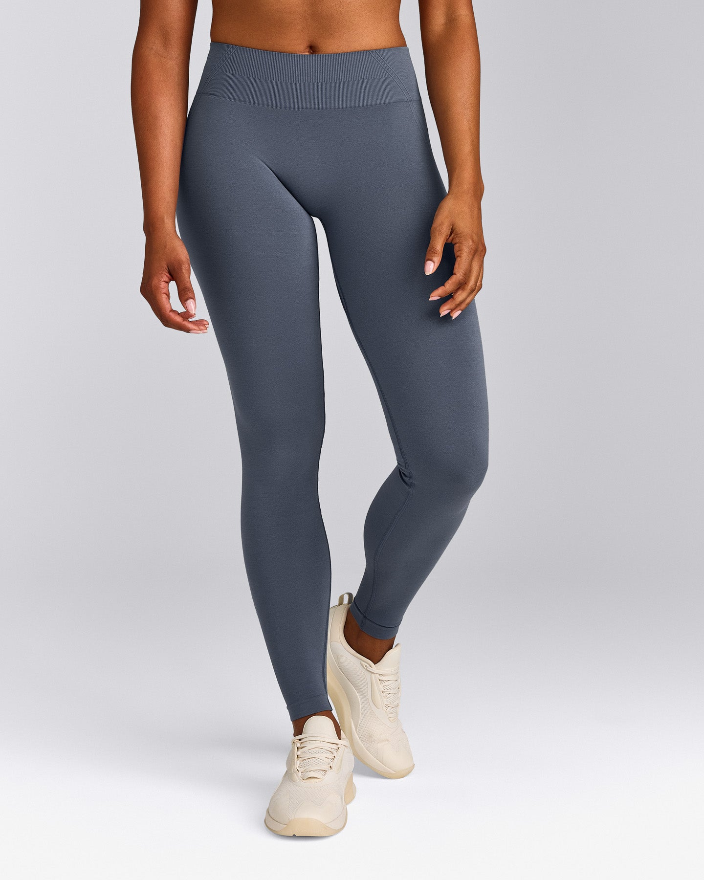 EffortlessLift™ Seamless Mid Rise Leggings with Gray Logo | Light Granite Blue