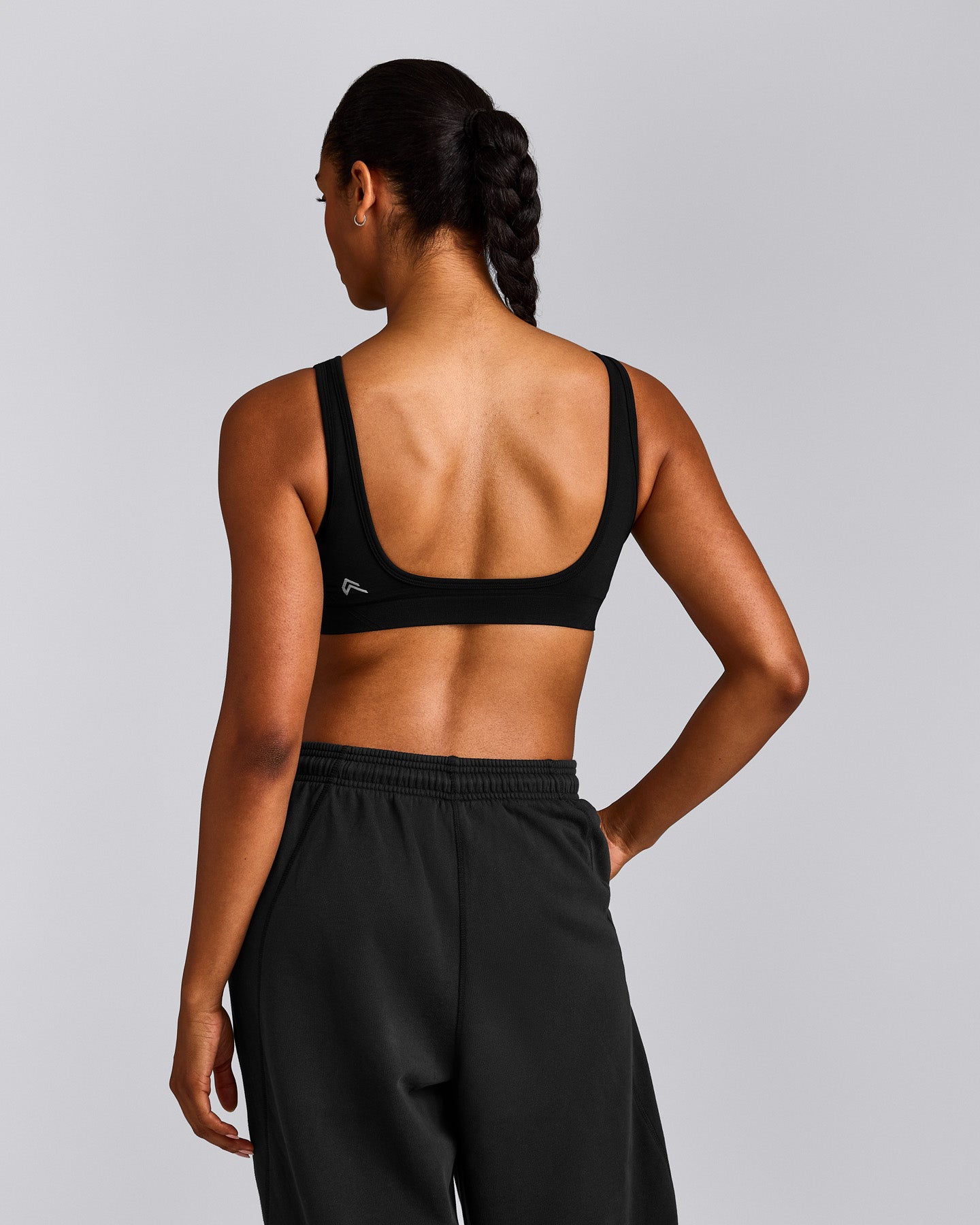 EffortlessLift™ Square Neck Sports Bra with Gray Logo | Black