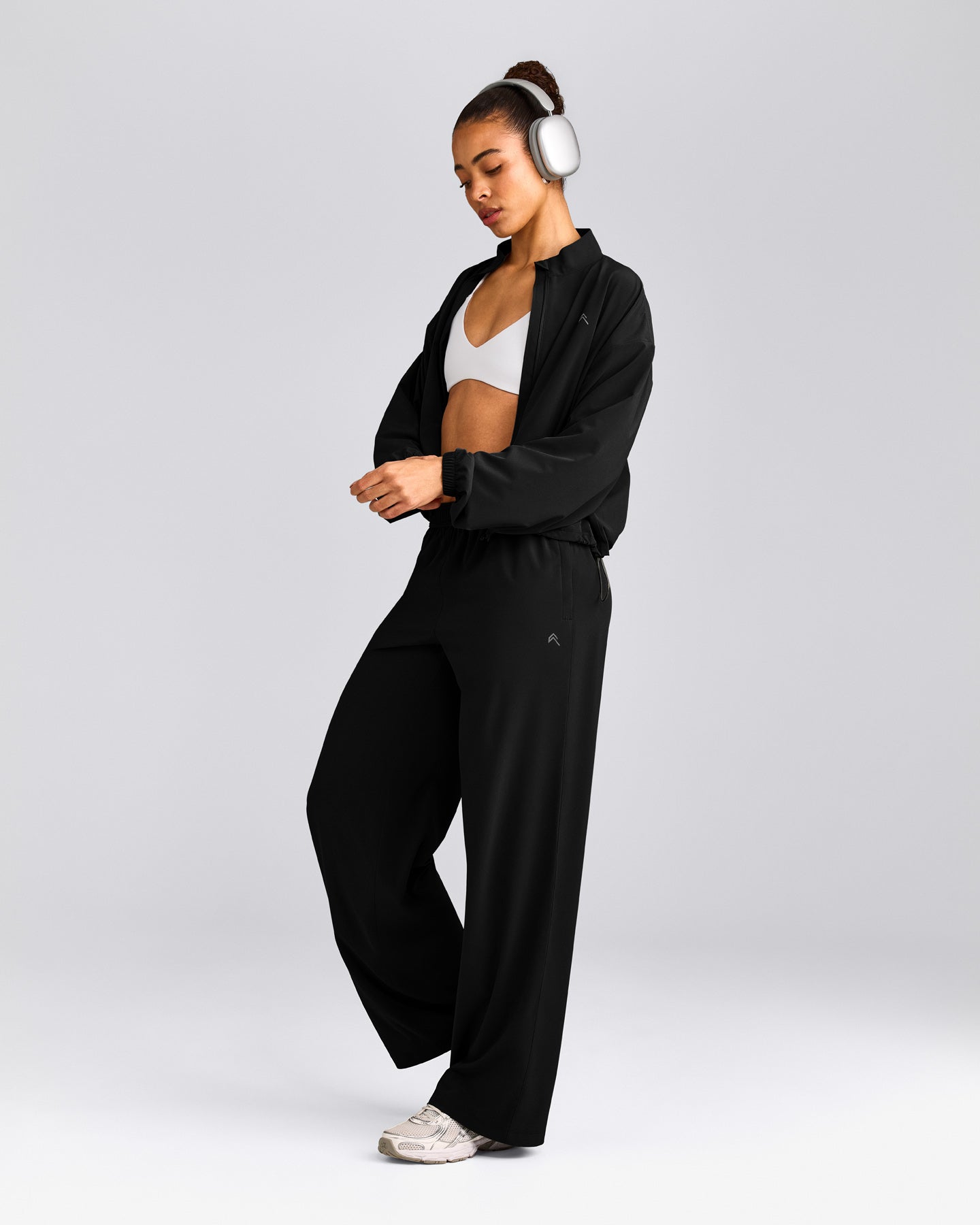 AirMove™ Straight Leg Pants with Reflective Logo | Black