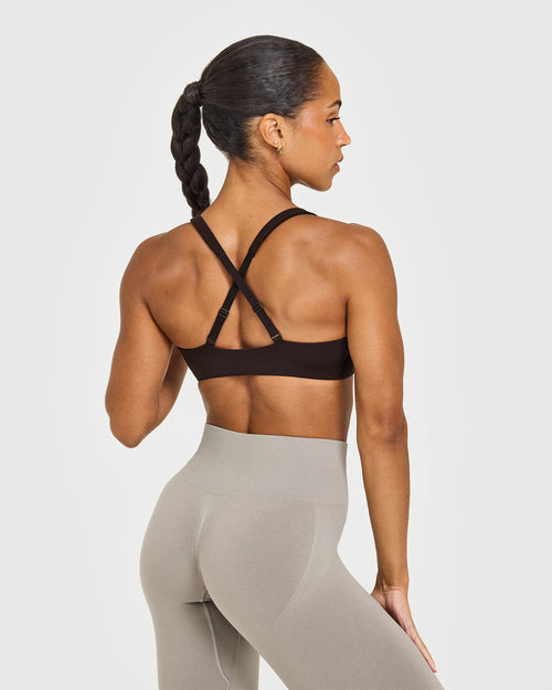 EasyLift™ Cross Back Sports Bra with White Logo | 70% Cocoa
