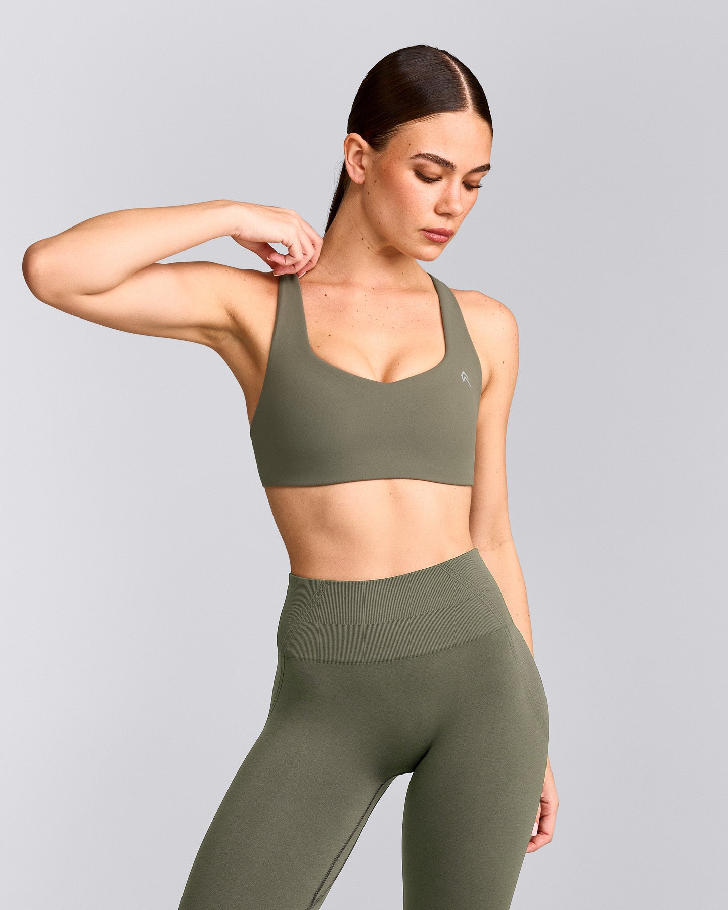 EasyLift™ Cross Back Sports Bra with Gray Logo | Alpine Green