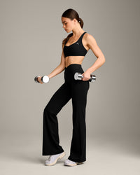 EasyLift™ Cross Back Sports Bra with Gray Logo | Black