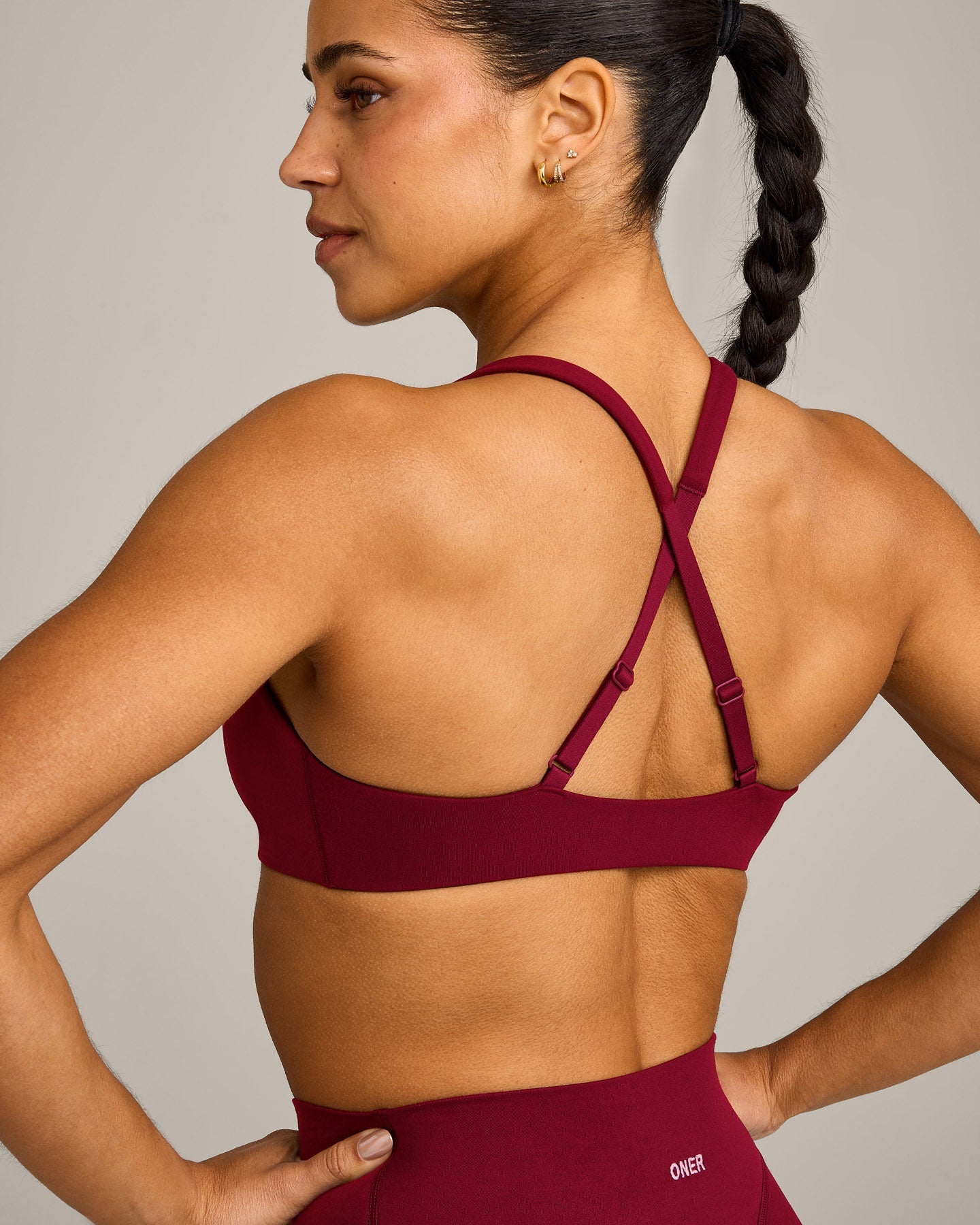 EasyLift™ Cross Back Sports Bra with Gray Logo | Ruby Red