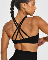 EasyLift™ High Neck Sports Bra | Black
