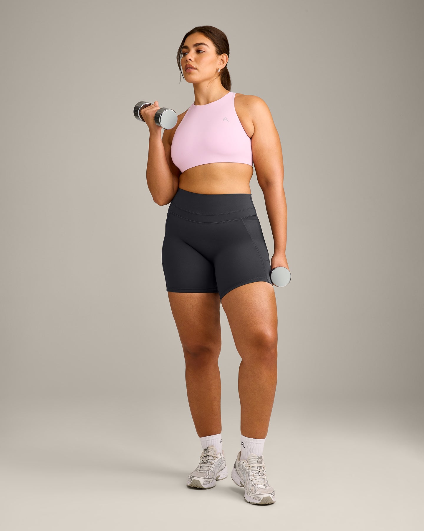 EasyLift™ High Neck Sports Bra with Gray Logo | Chalk Pink