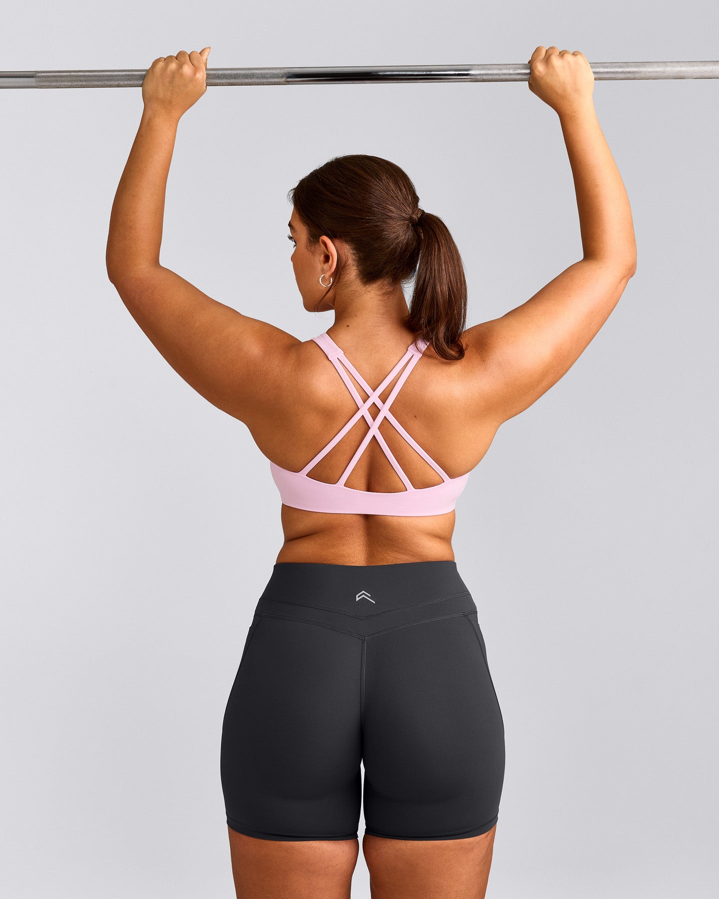EasyLift™ High Neck Sports Bra with Gray Logo | Chalk Pink