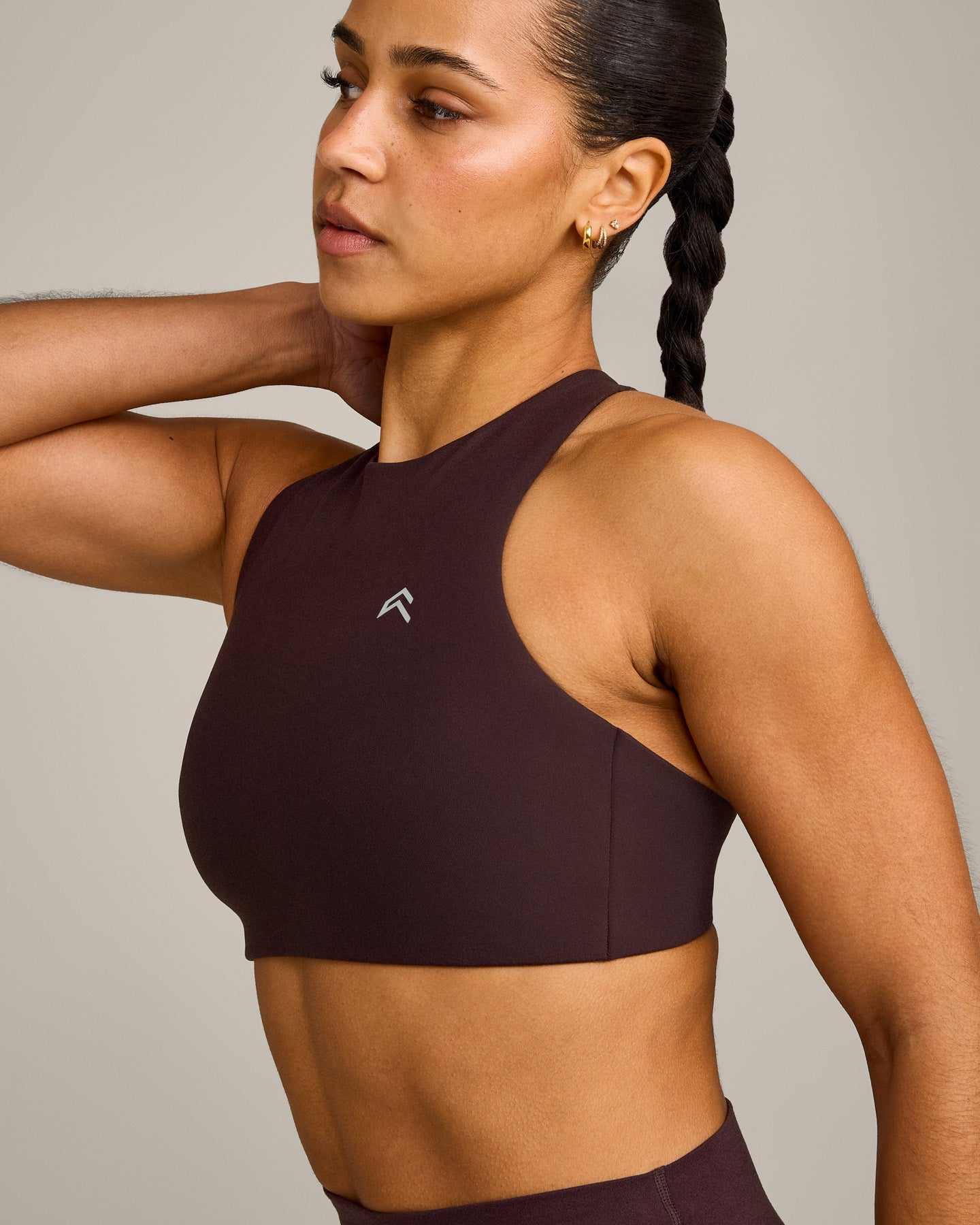 EasyLift™ High Neck Sports Bra with Gray Logo | Plum Brown