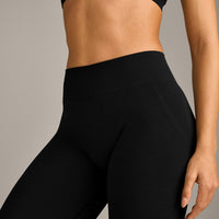 EffortlessLift™ Seamless Mid Rise Leggings with Gray Logo | Black