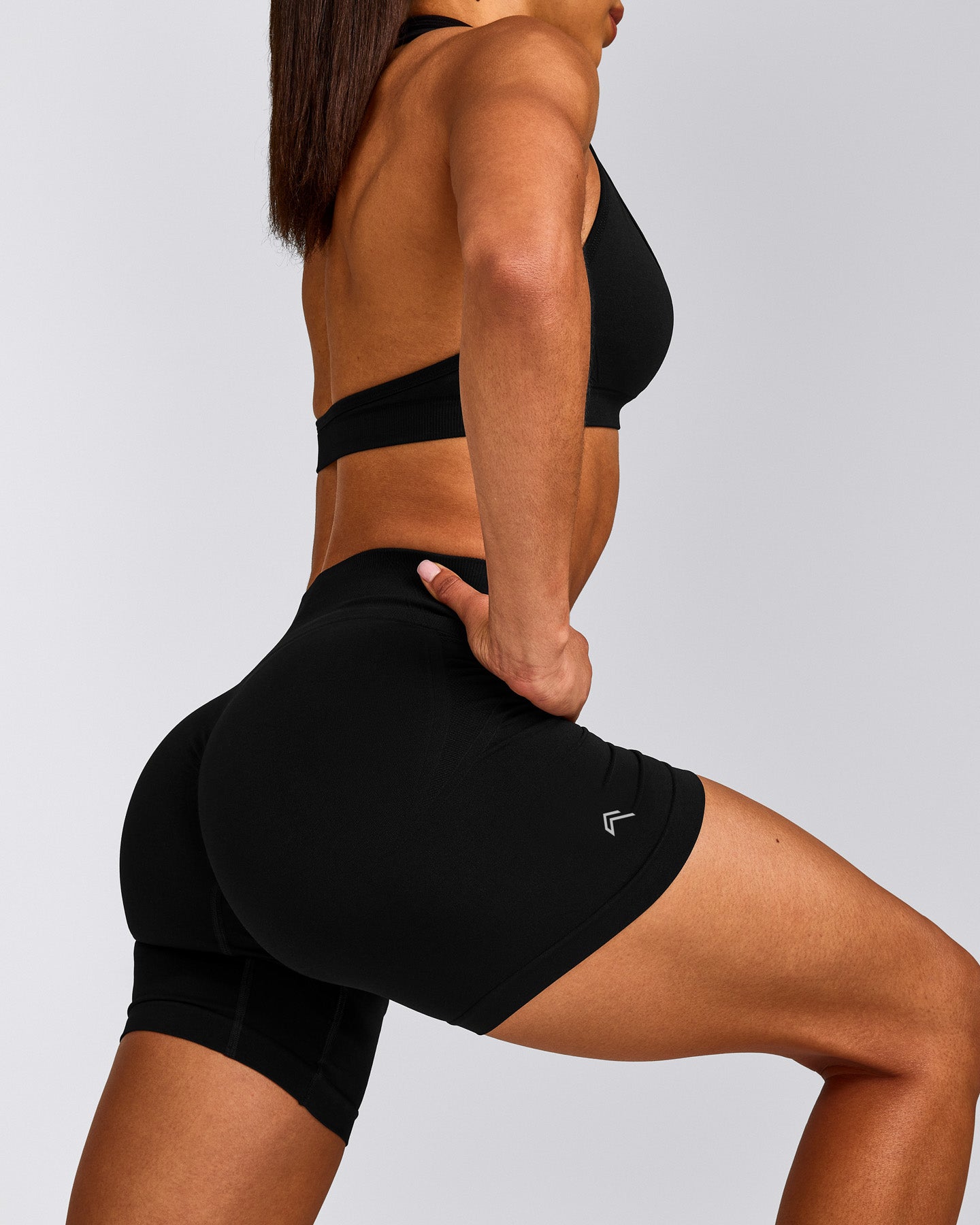 EffortlessLift™ Seamless Mid Rise Shorts | Black