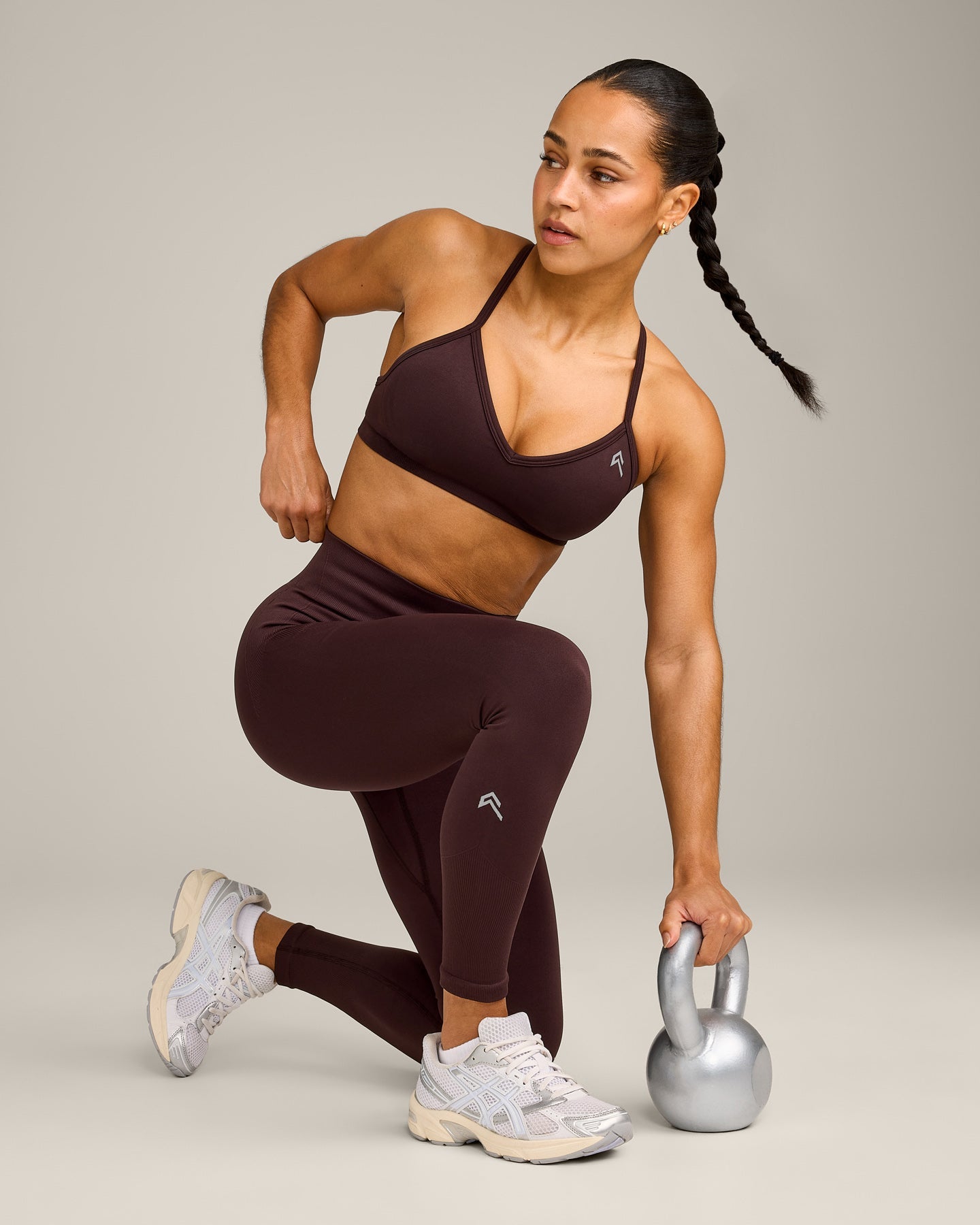 EnhanceLift™ Seamless Leggings with Gray Logo | Plum Brown