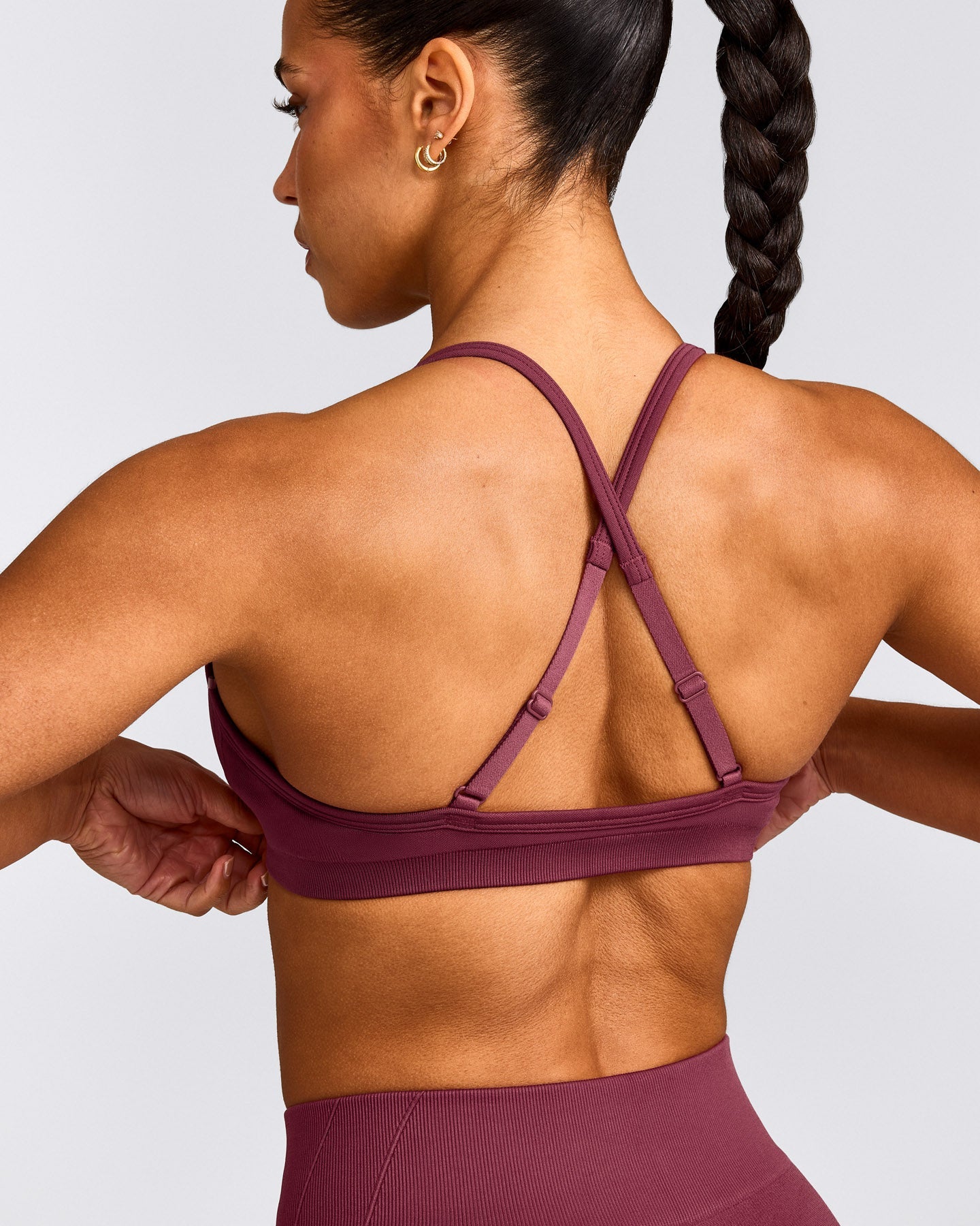 EnhanceLift™ Seamless Strappy Sports Bra with Gray Logo | Burnt Maroon