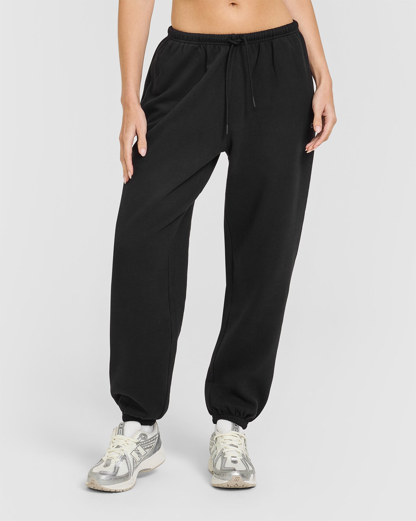 Mid Weight Relaxed Joggers | Soft Black