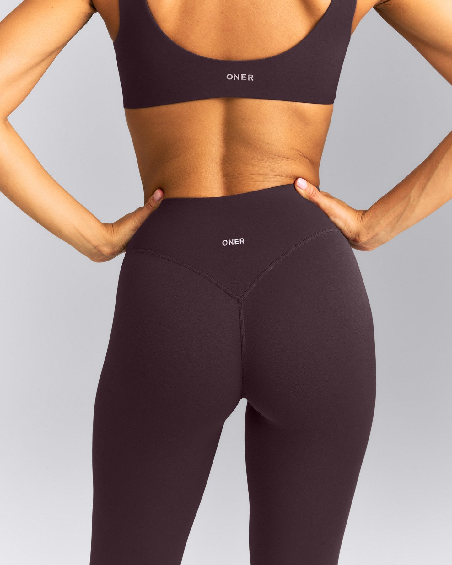 SoftMotion™ High Waisted Leggings | Dark Umber Brown