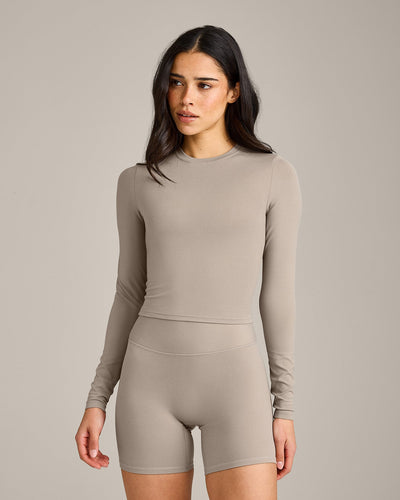 SoftMotion™ Long Sleeve Mid Top with White Logo | Warm Sand