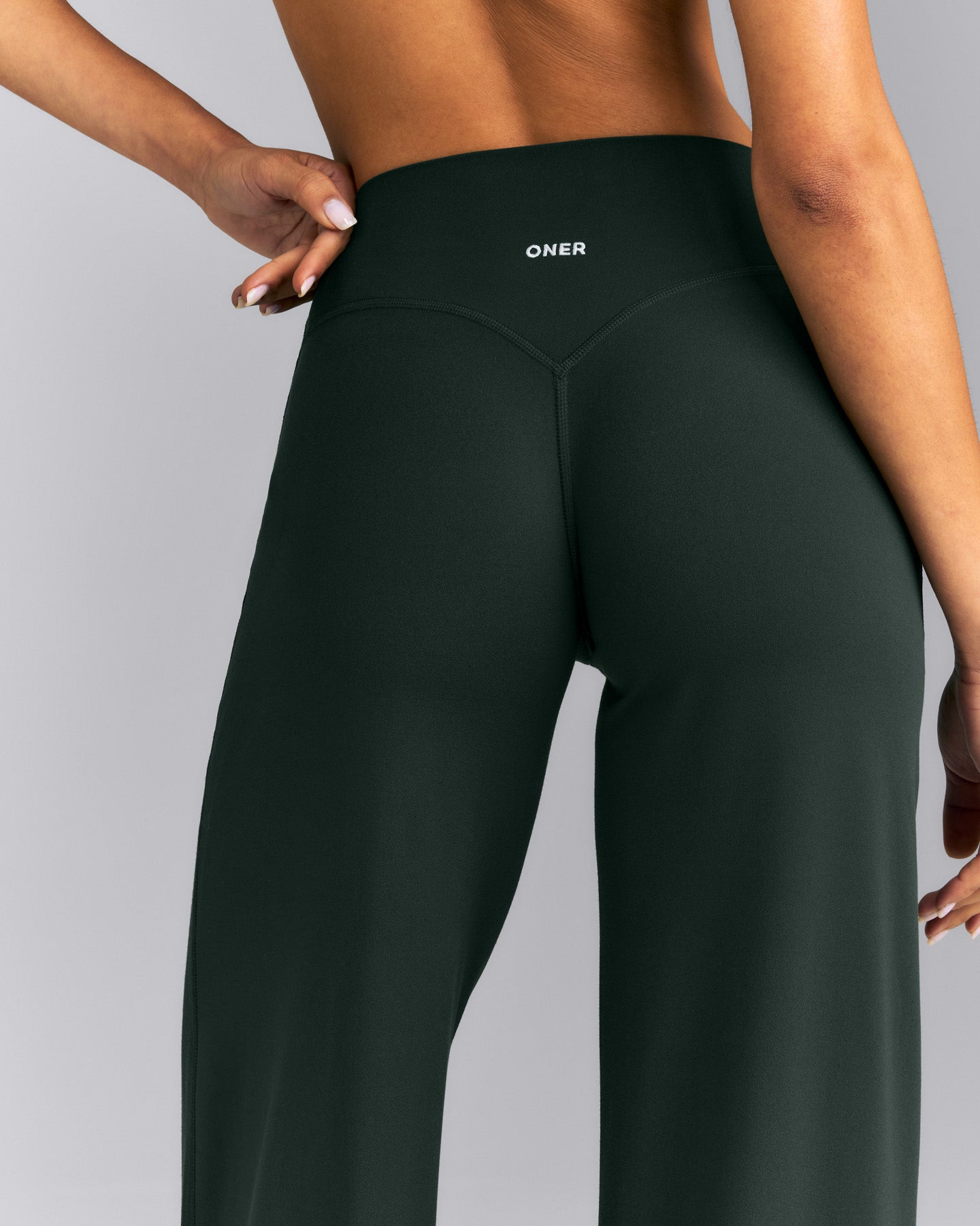 SoftMotion™ Straight Leg Pants | Emerald Noir