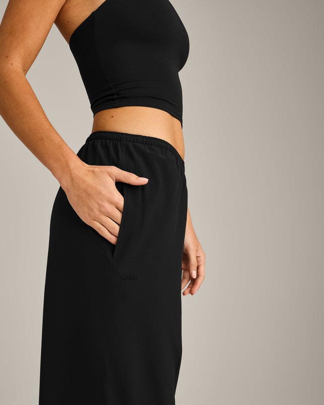 AirMove™ Wide Leg Pants | Black